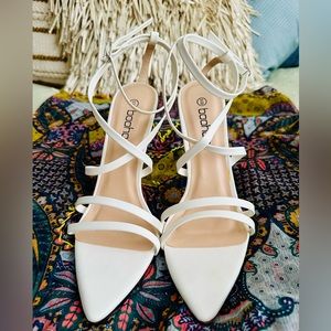 NWOT Boohoo White Strappy Heels